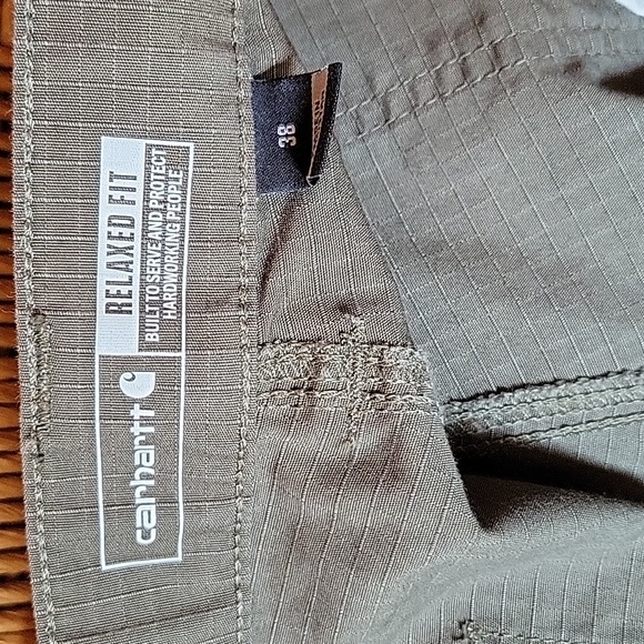 Carhartt relaxed fit, cargo work shorts, size 38 - Picture 7 of 10